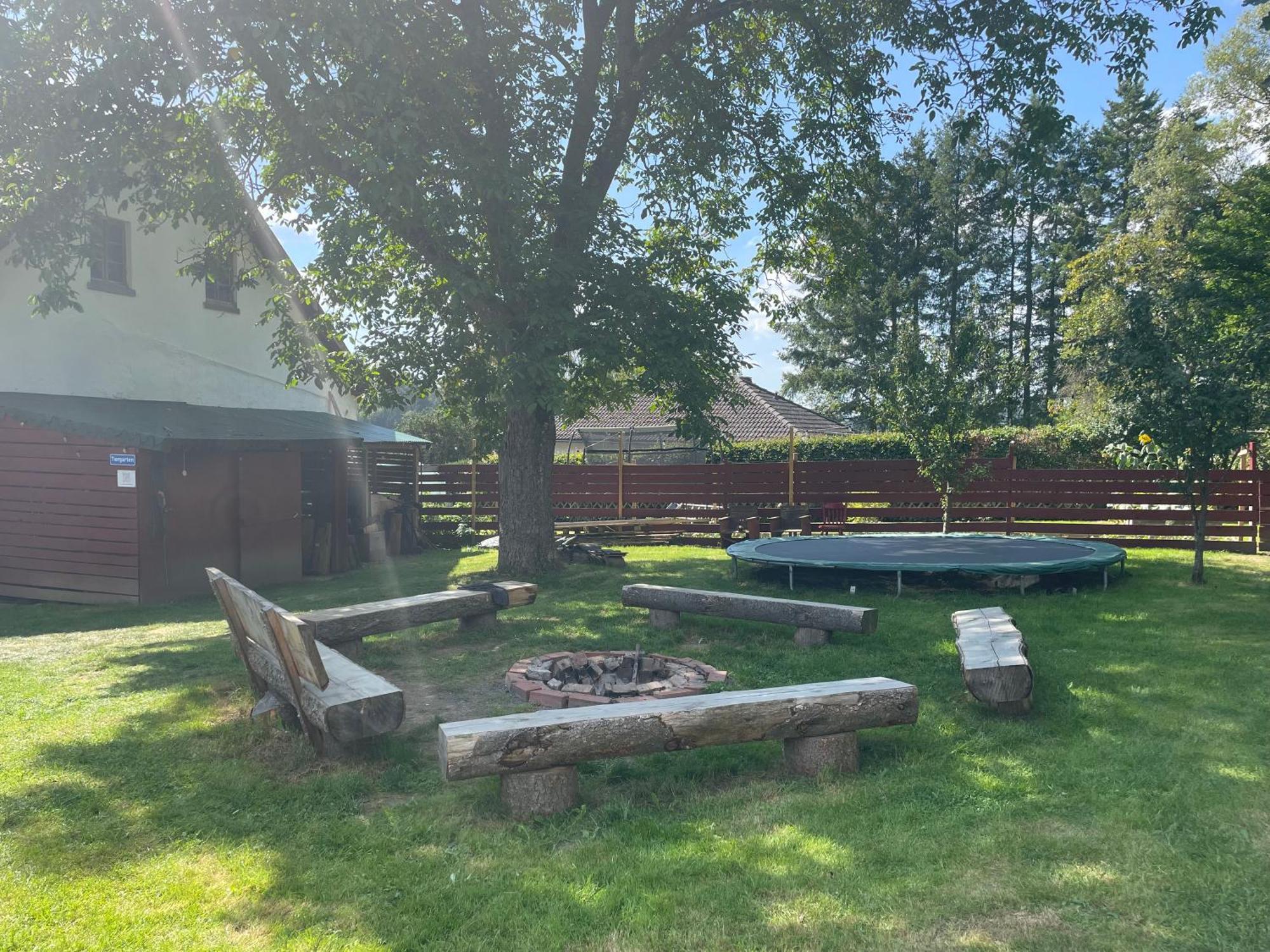 Ferienhaus Backesgarten Fuer 22 Personen Neichen Exterior photo
